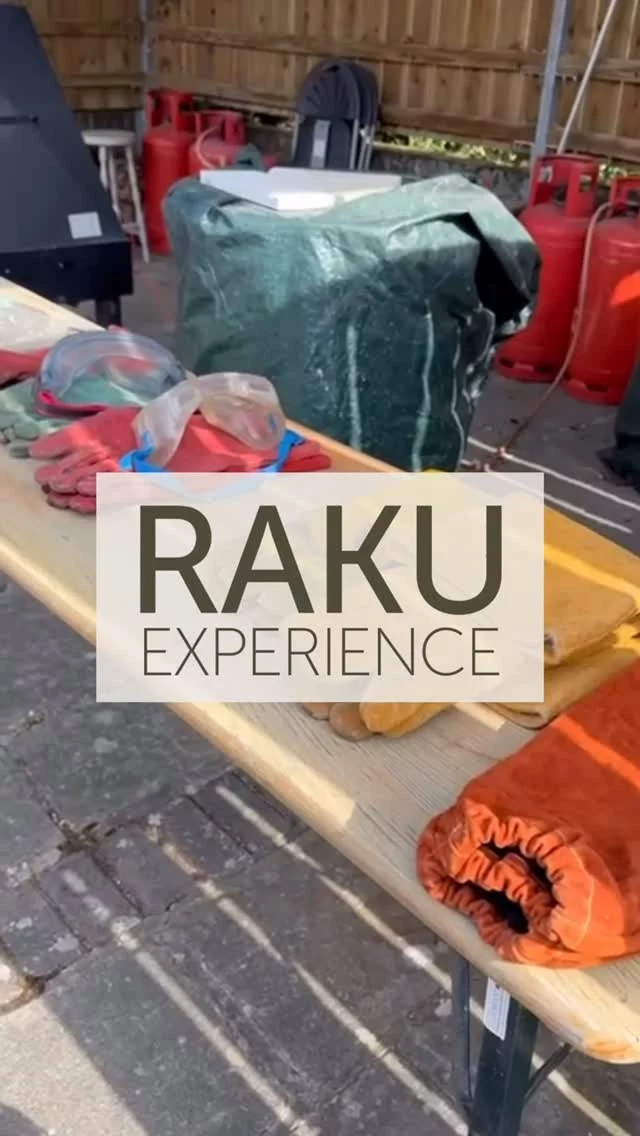 Fancy a fun morning of oohs and aahs, hot pots and sizzling steam? Then come and Experience Raku! 
Bring your own bisqued pots or pick some from ours ready-made, choose from a choice of glazes, then see how they transform during the Raku firing process. It’s quite magical. 
No experience necessary, Cellan will guide you throughout and explain the alchemy. 
This workshop is our only Raku firing of the Autumn and just a few spaces left. It’s on 20th September, 9..30am - 1.00pm 
Full details are on our website theclay.studio link in bio. 
#raku #rakuworkshop #rakuexperience #potteryexperience #potteryworkshop #saturdayworkshop #funthingstodoinsussex #daysoutinsussex