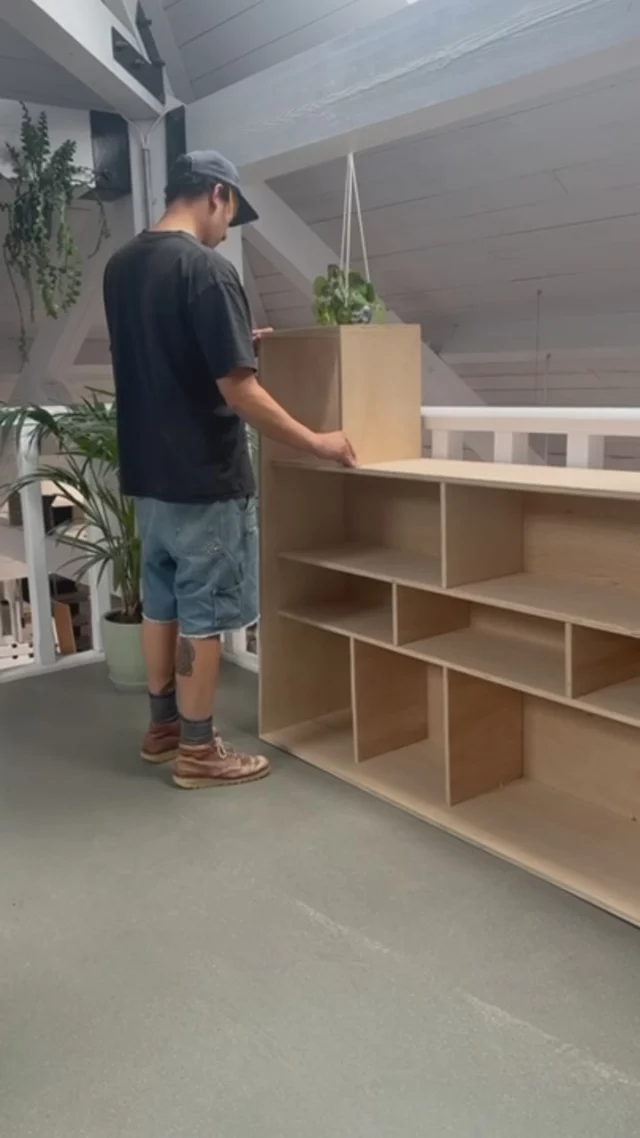 We love it when a plan comes together! New storage unit and display shelves have been designed and built by Cellan during the summer break and the studio is looking tip top for the Autumn term. 
Between making these, prepping glazes, reclaiming clay and many other jobs, he’s also been restoring a boat! 🙌
#theclaystudio #potteryclasses #potterystudio #furnituredesign #plyfurniture 
@_cellan_