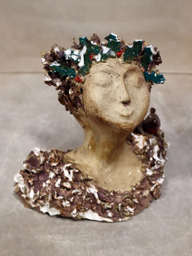 A sprinkling of Christmas magic on these lovely creations by our students. Featuring this gorgeous sculpture, tiny porcelain candleholders, beautifully-made decorations and of course Christmas trees! 
Spot something you made here? Give us a wave!👋🏻