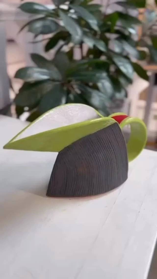 If you’re on our mailing list, you may have seen that our optional summer project for this next term is Jugs & Carafes.
So for a bit of inspiration, look at this fantastic modernist jug made by Tammy!