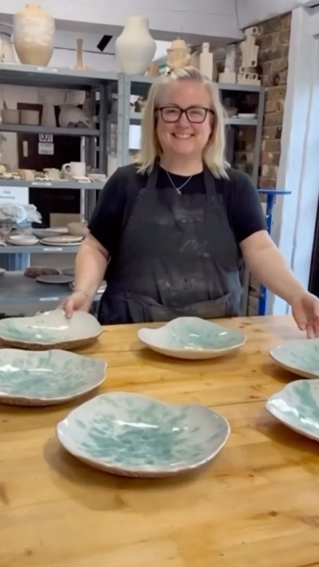 Ali has completed her gorgeous set of earthy, textured plates. Mix and match undersides, some with oxide, some without, makes this a really special set. Ali’s lovely smile says it all, very happy with these! 
@alikennardceramics