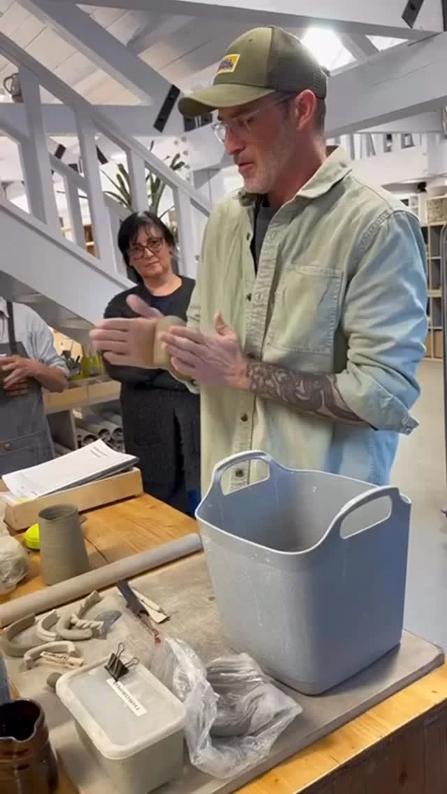 With this terms project being Jugs & Carafes, our tutors have been demonstrating how to pull a handle. Here @tim_fluck_ceramics shows us his technique.