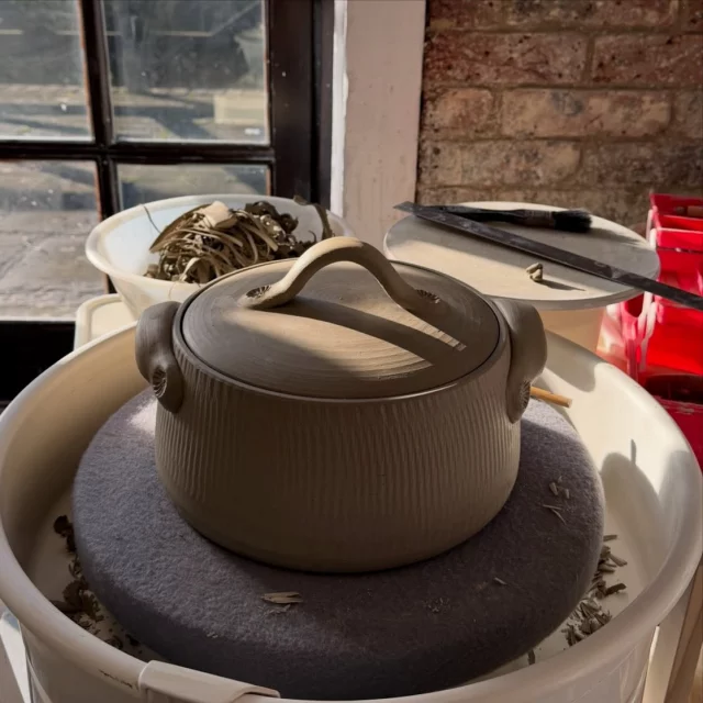 A beautifully made casserole dish, with attention to detail by Amy @clipperceramics in our studio.