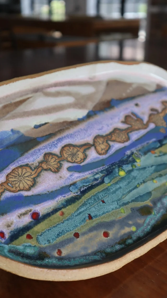 Inspired by one of the gardens at @chelseaflowershow 🌸
Amanda has made this beautiful piece with gorgeous hues using clever glaze techniques